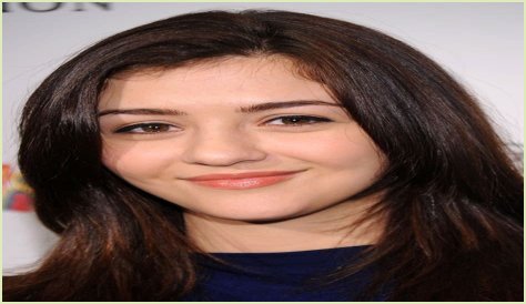 Katie Findlay - Bio, Age, Wiki, Facts and Family